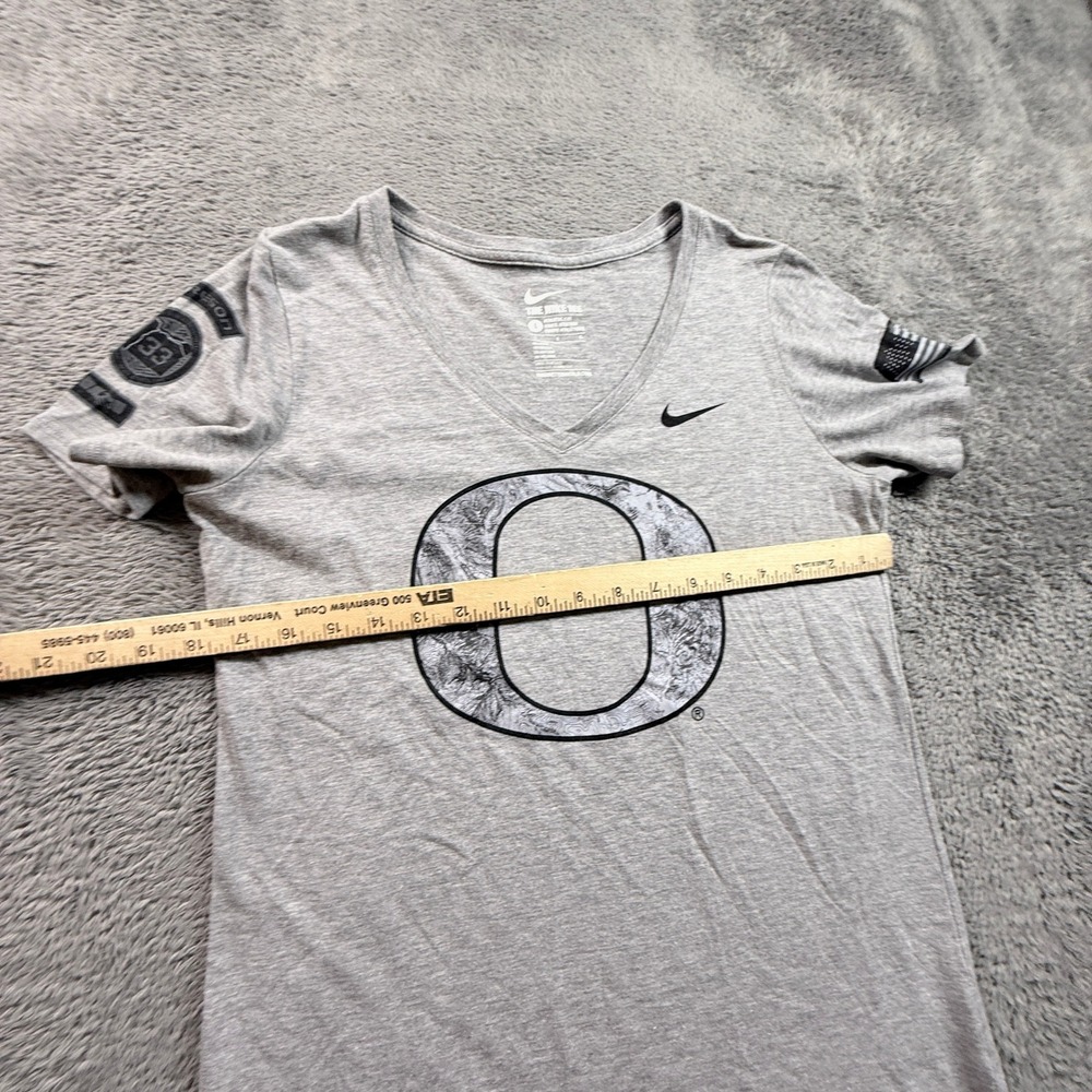 Nike Oregon Ducks V Neck Shirt Womens L Gray Excellent Flag Logo Knit Tee - Picture 3 of 4